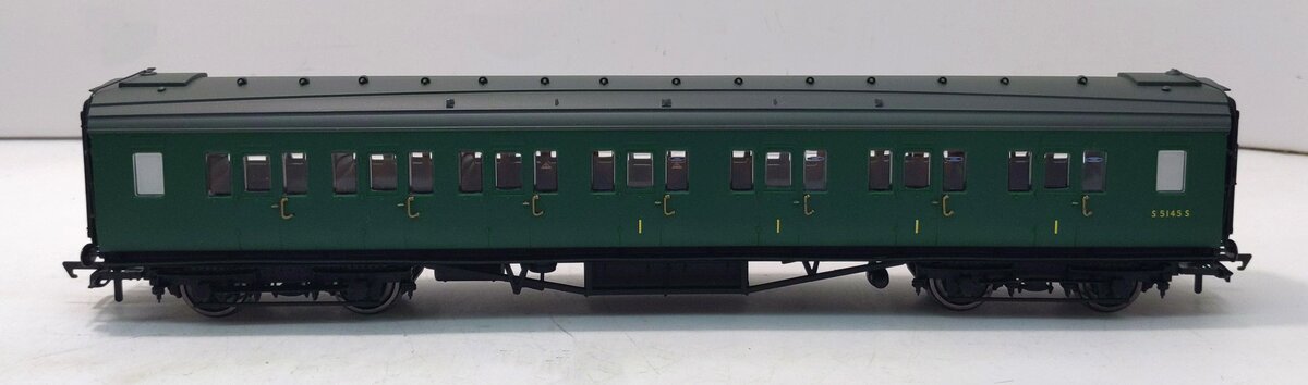 Hornby R4842 OO BR Maunsell Corridor Composite Passenger Coach #S5145S