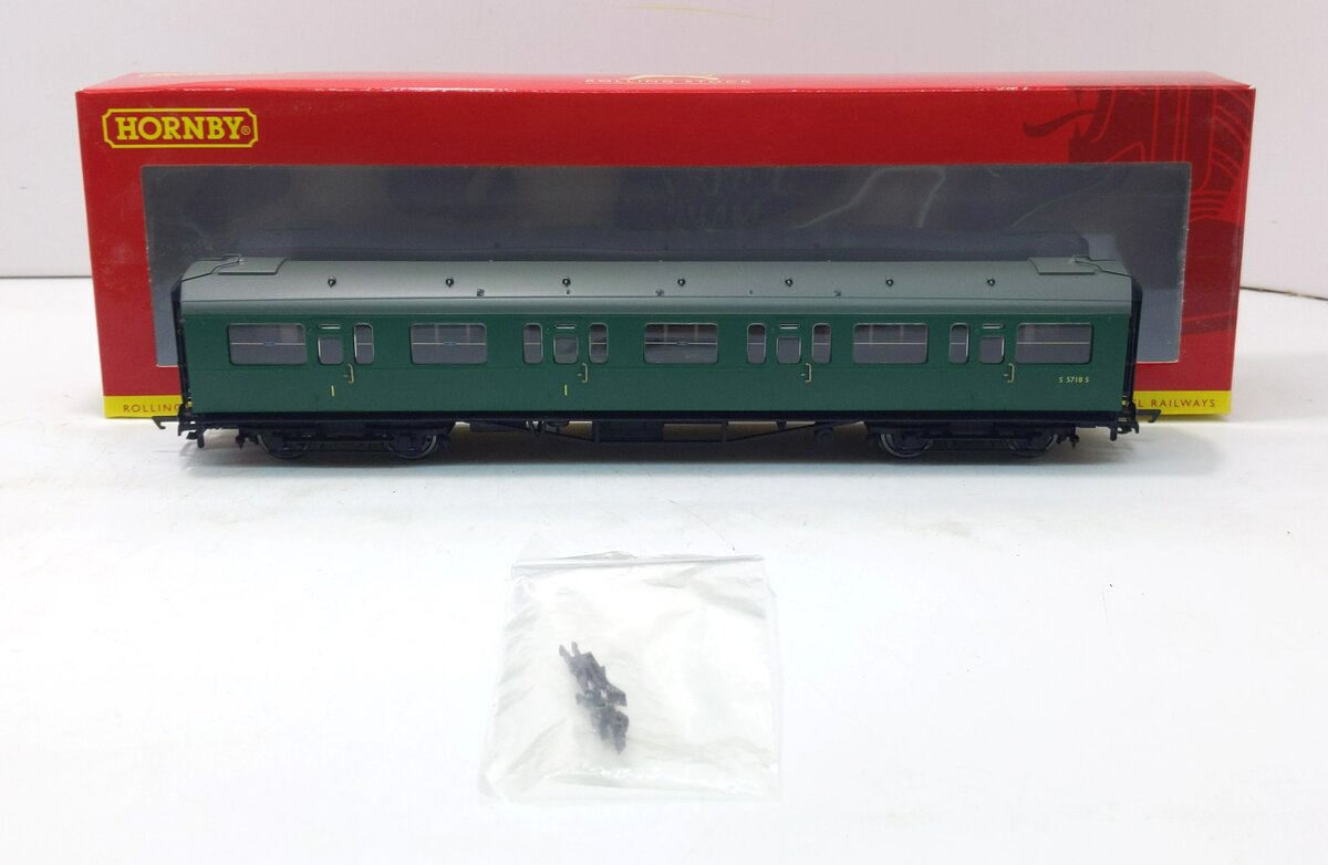 Hornby R4886A OO BR Bulleid Suburban Composite Passenger Coach #S5718S