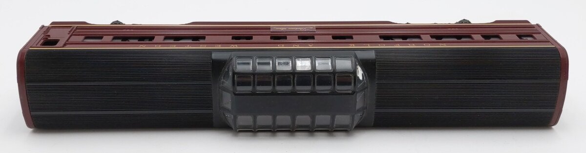 Lionel 6-9567 O Gauge Norfolk & Western Aluminum Vista Dome Car #582 LN/Box