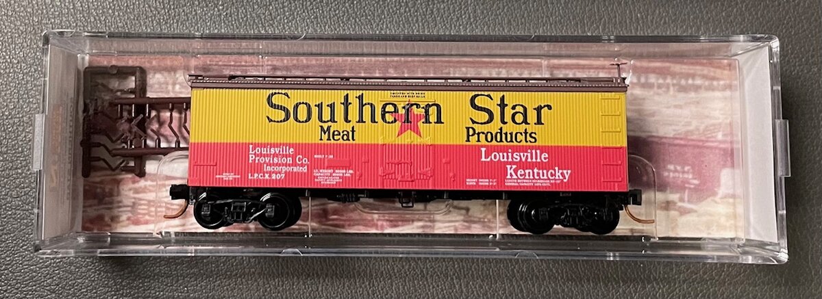 Micro-Trains 05800526 N Southern Star 36' Wood Sheathed Reefer #207