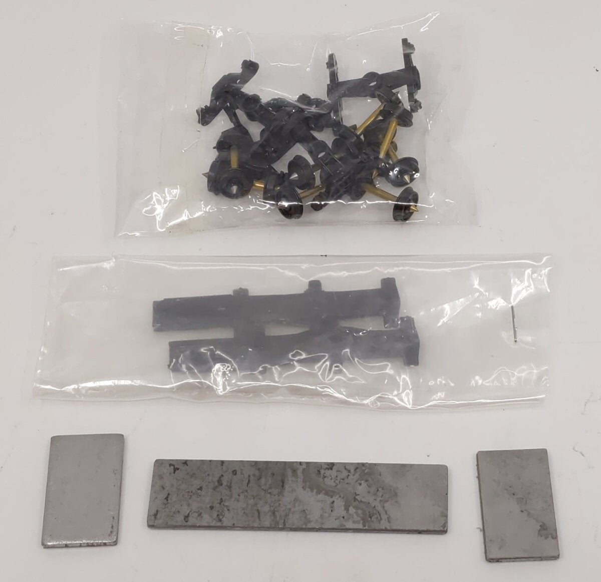 Walthers 932-5636 HO GE 75' Depressed Center Four Truck Flat Car Road # 2002 Kit