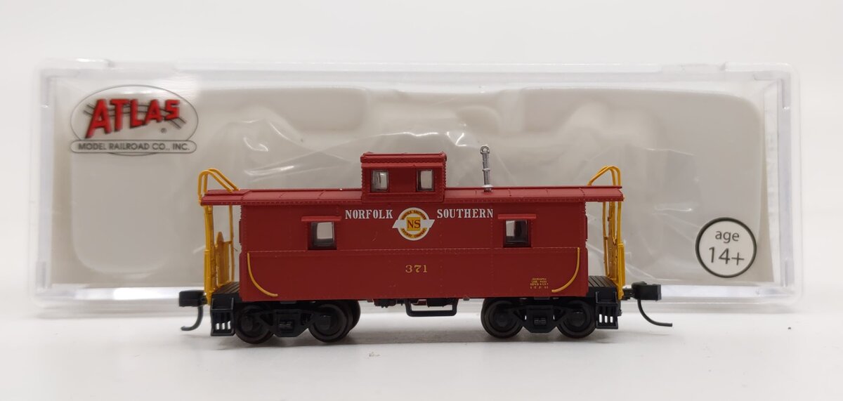 Atlas 50001212 N Norfolk Southern Railway C&O-Style Steel Cupola Caboose #371