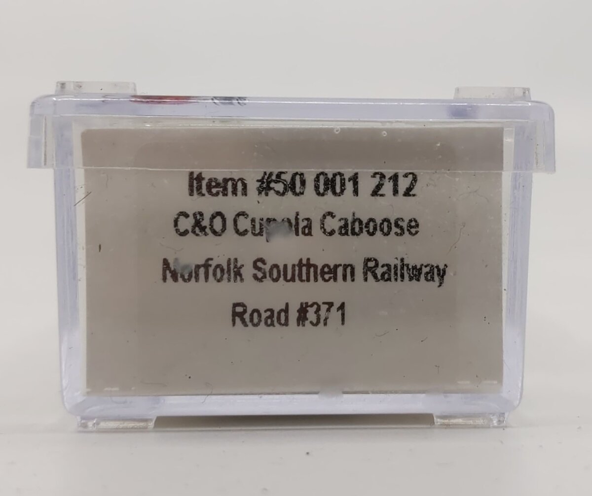 Atlas 50001212 N Norfolk Southern Railway C&O-Style Steel Cupola Caboose #371