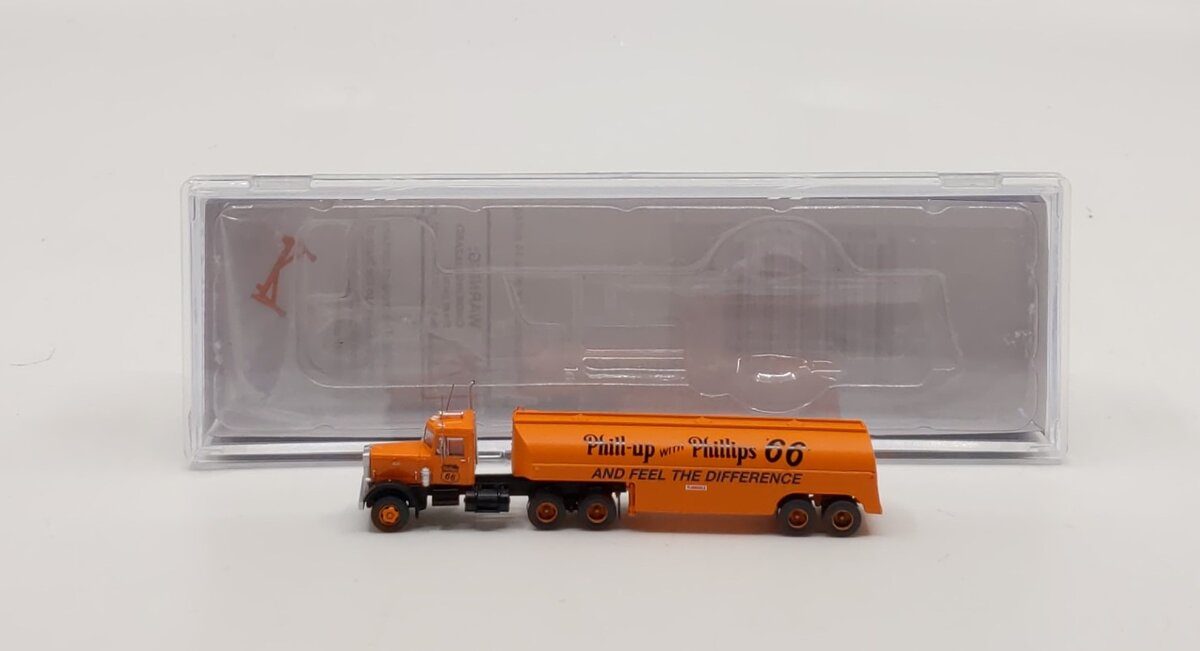 Trainworx Inc 55122 N Peterbilt 351 Tractor with Gasoline Tank Trailer