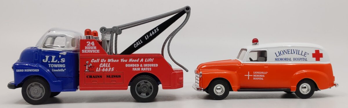 Ertl K122 1:43 Lionel J.L.’s Towing Tow Truck and Memorial Hospital Ambulance LN/Box