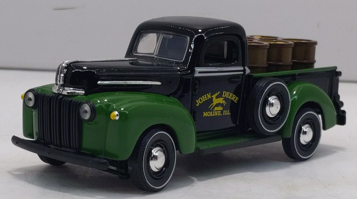 Gearbox 56953 1:43 Die-Cast Metal John Deere 1942 Ford Pickup Die Cast Metal