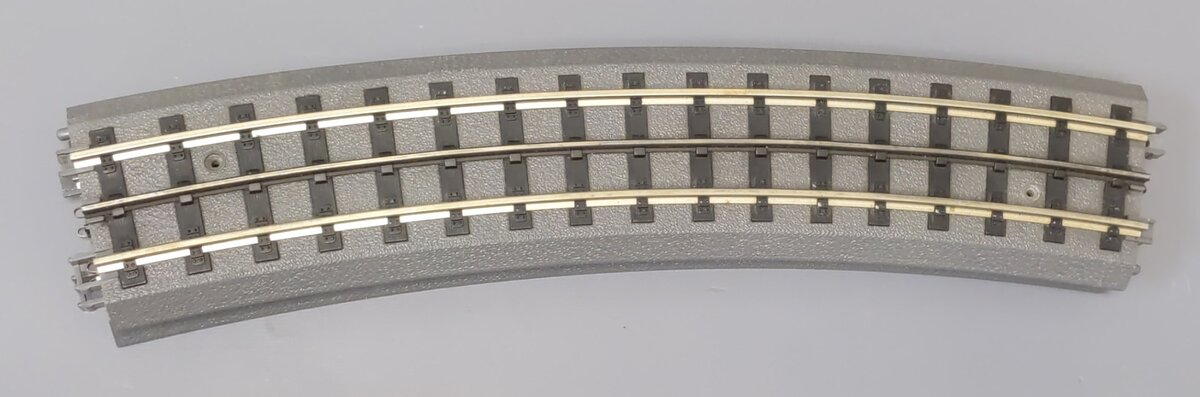 MTH 40-1010 RealTrax O-72 Curved Track- Solid Rails (16) VG