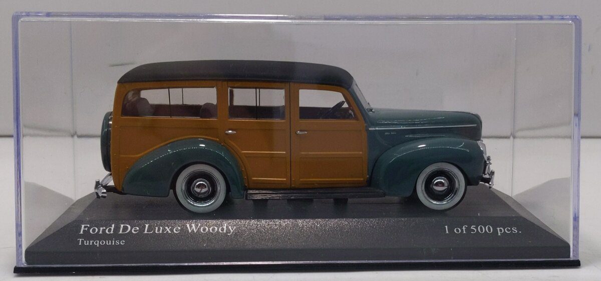 Minichamps 400-082110 1:43 Scale Die-Cast 1940 Ford De Luxe Woody - Turquoise LN/Box