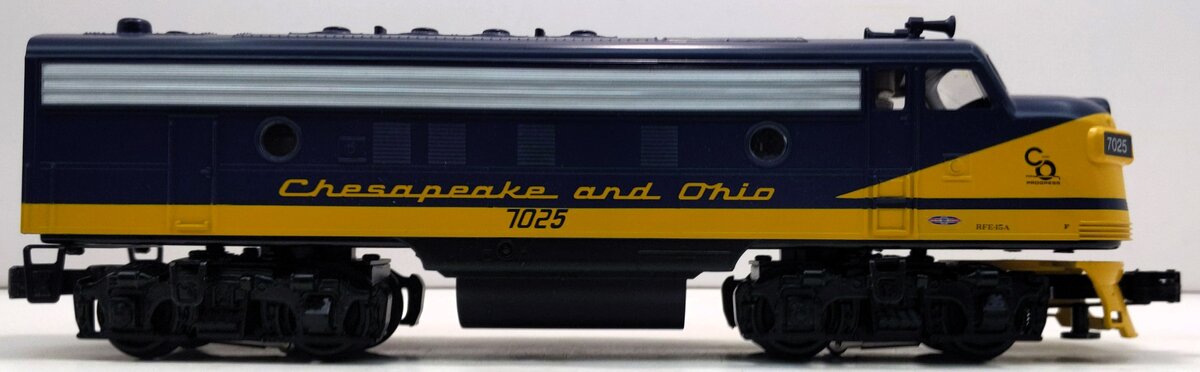 Williams 7025 Chesapeake & Ohio F-7 Powered Diesel Locomotive #7025 LN