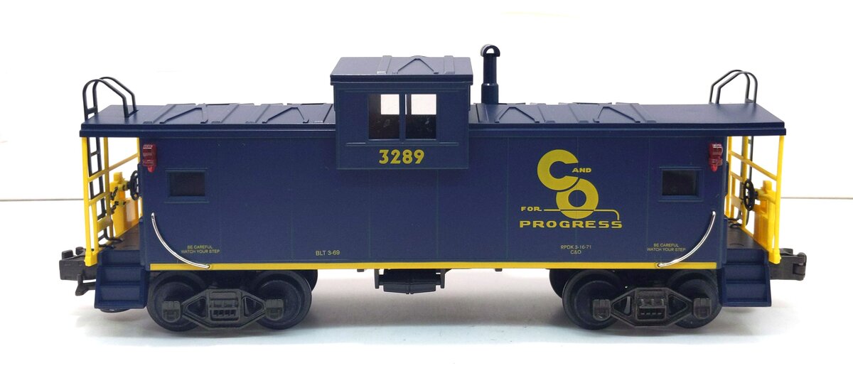 MTH 20-9102 O Gauge Chesapeake & Ohio Extended Vision Illuminated Caboose #3289 NIB
