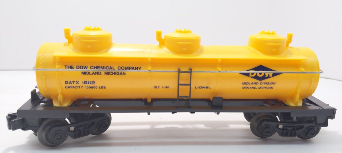 Lionel 6-16112 O Gauge Dow Chemical 3-Dome Tank Car