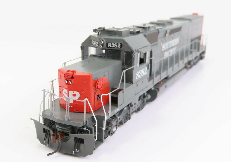 Athearn 95151 HO Southern Pacific SD40T-2 123" Nose Diesel Locomotive #8382