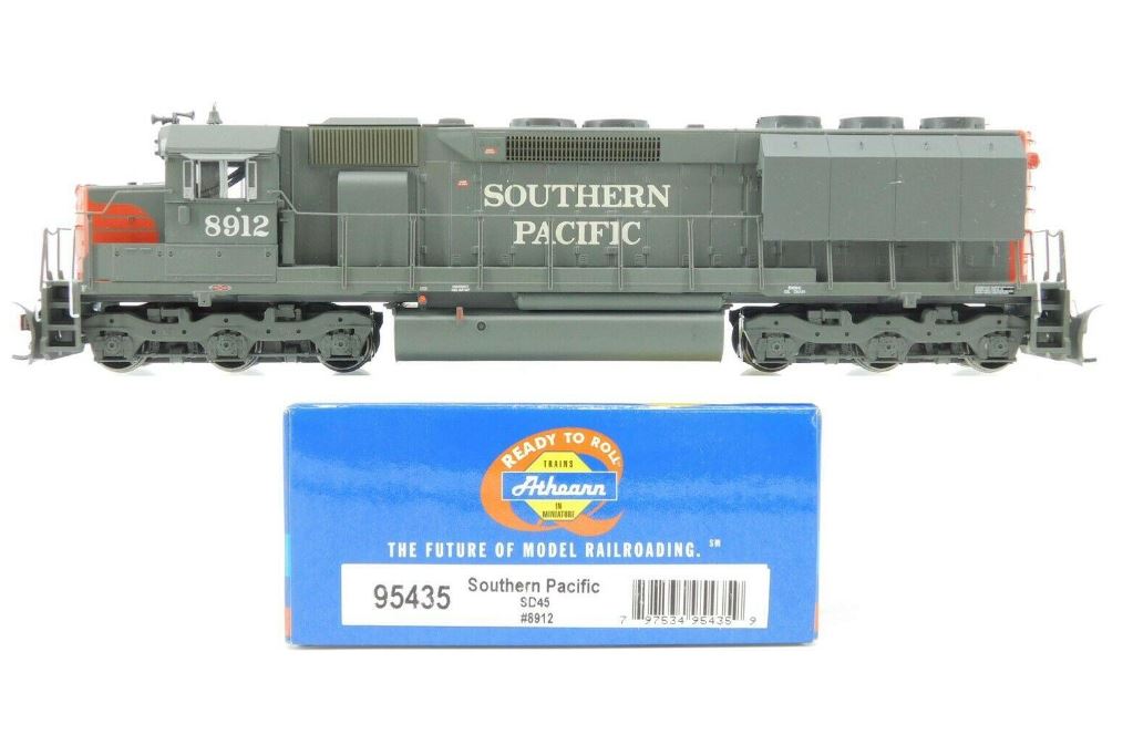 Athearn 95435 HO Southern Pacific SD-45 Diesel Locomotive #8912