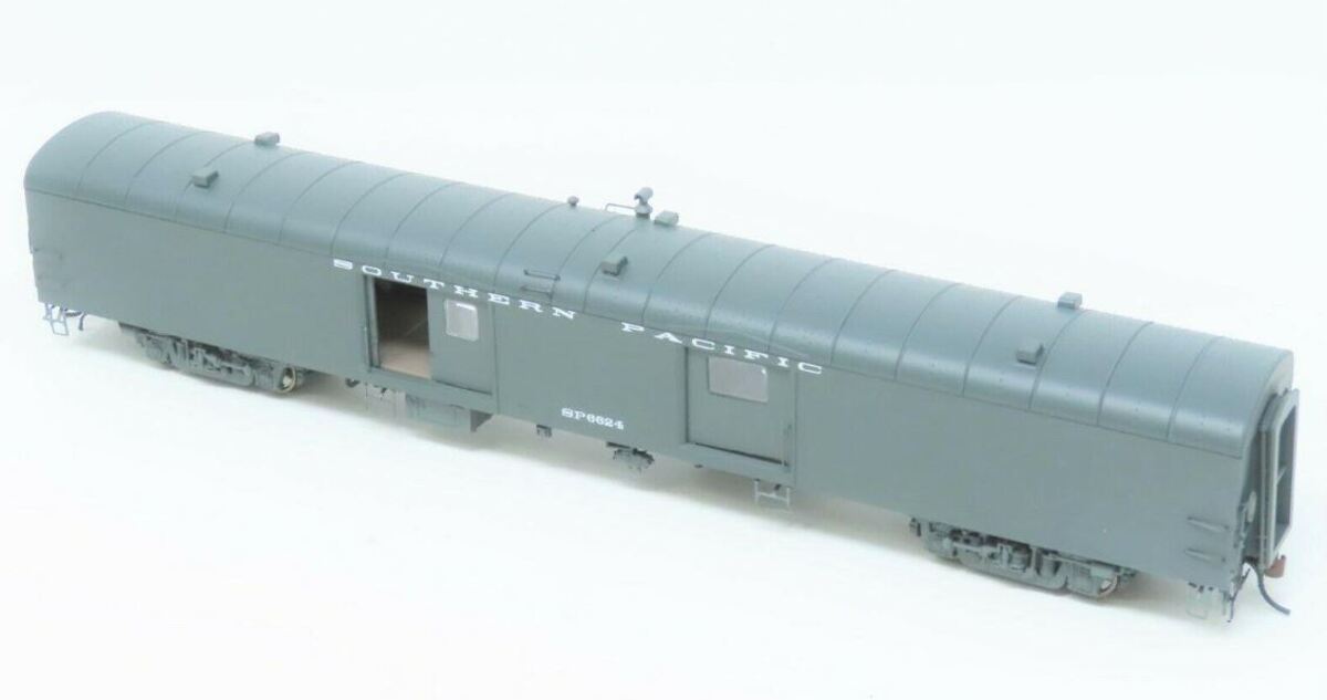 Rapido Trains 106081 HO Scale Southern Pacific 73' 6