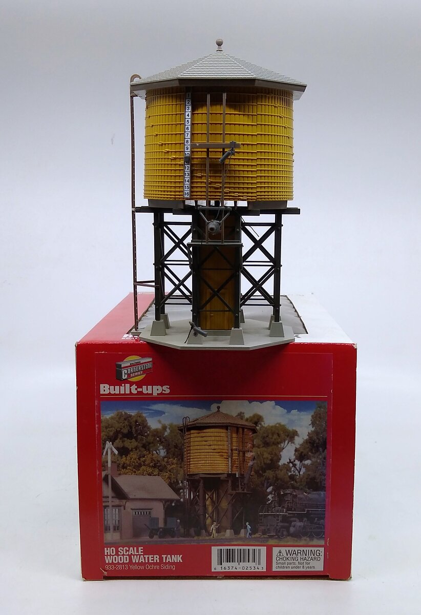 Walthers 933-2813 HO Scale Yellow Ochre Siding Wood Water Tank Built-Ups
