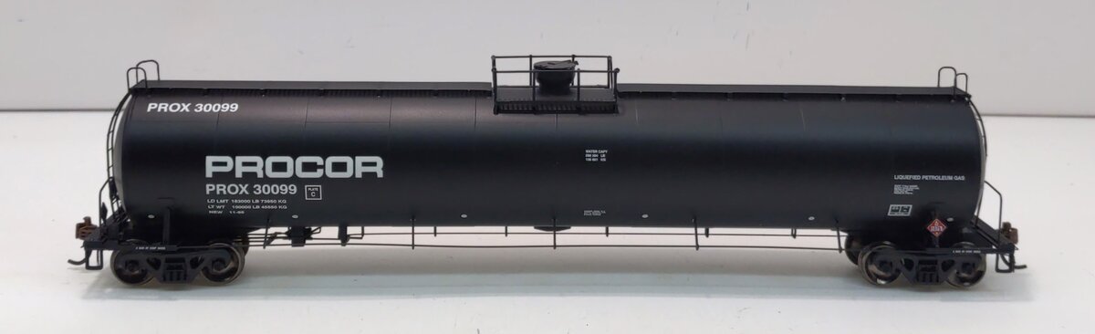 Athearn G68464 HO Procor UTC 33K LPG Tank Car #30099