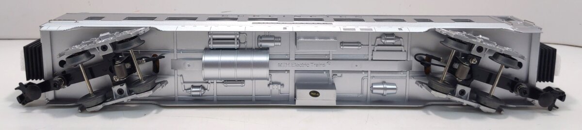 MTH 30-67877 O CB&Q Silver Halter 60' SL Fluted-Side ABS Passenger Coach 3-Rail