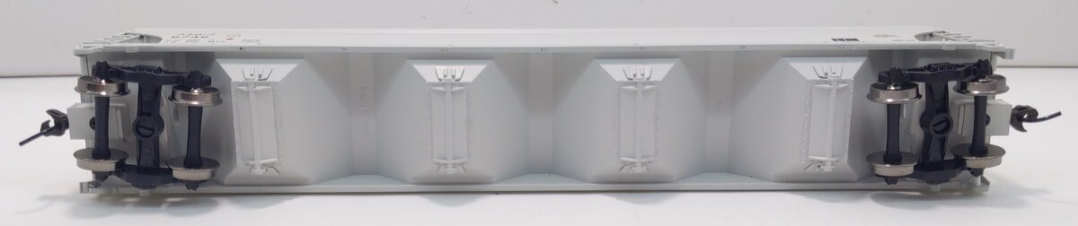 Atlas 20000433 HO Scale Amoco Chemicals ACF Plastics Hopper Car #6746