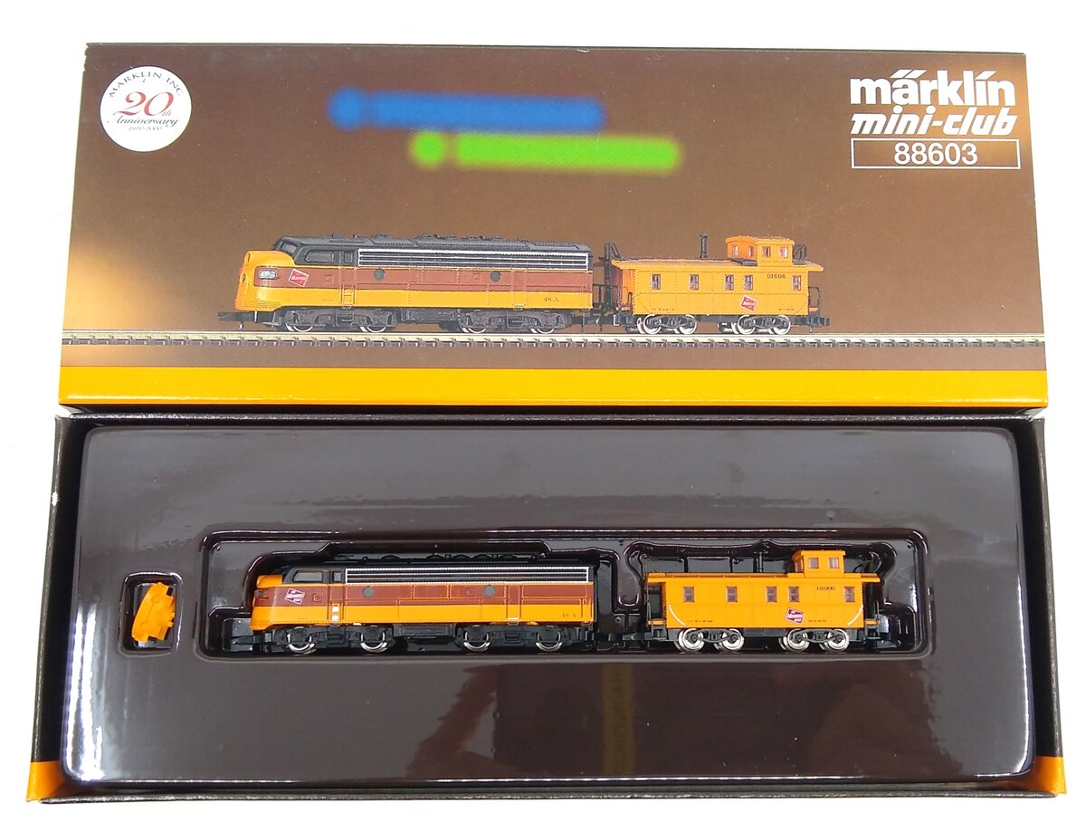 Marklin 88603 Z Scale Milwaukee Road Diesel Locomotive and Caboose LN/Box