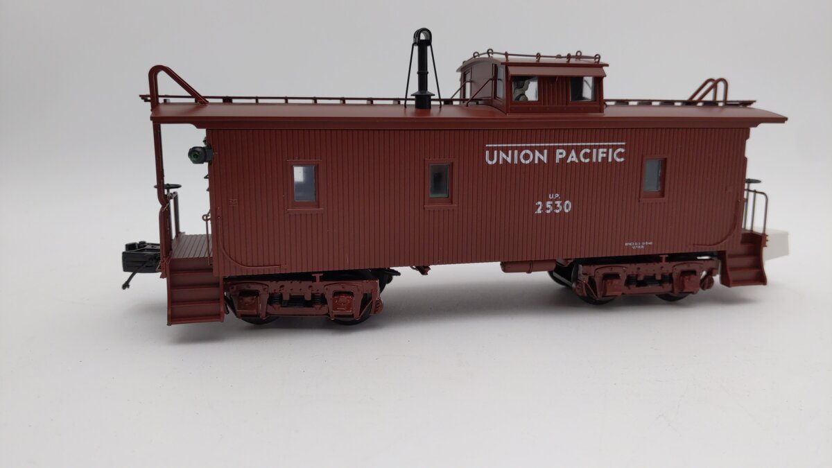MTH 20-91557 O Union Pacific CA-1 Woodsided Caboose Car #2530