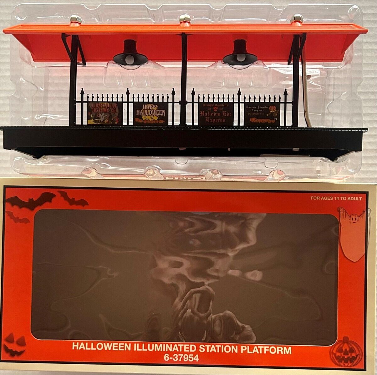 Lionel 6-37954 O Halloween Station Platform NIB