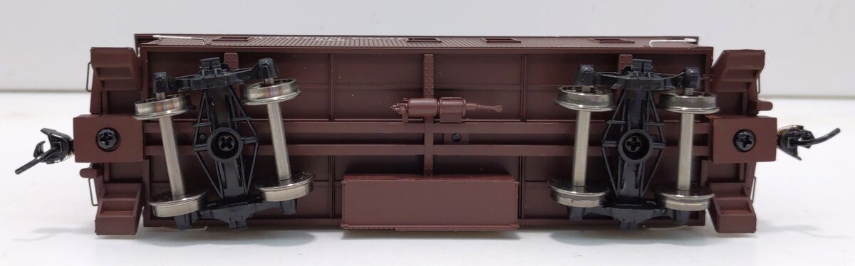 Walthers 920-103105 HO Southern Pacific 30' Class C-30-1 Wood Caboose RTR #645