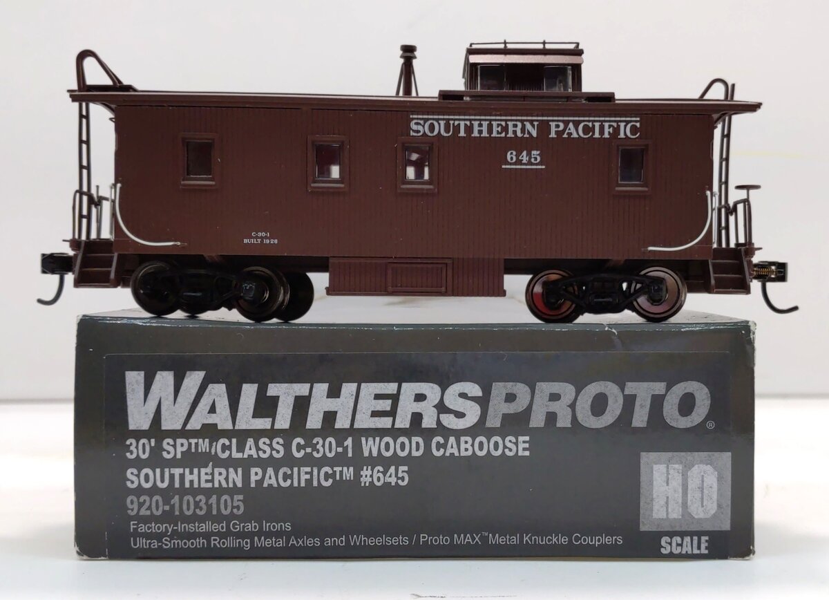 Walthers 920-103105 HO Southern Pacific 30' Class C-30-1 Wood Caboose RTR #645