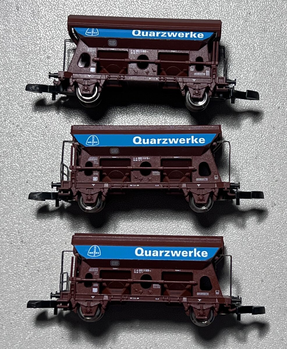 Marklin 82374 Z Scale DB Quarz Quarry Hopper Car Set (Set of 3