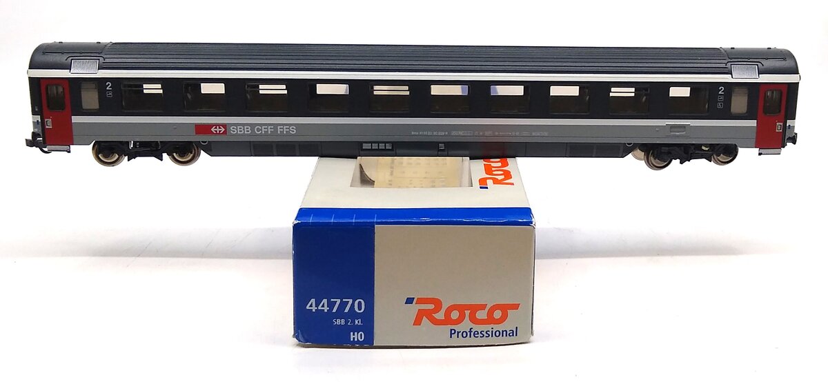 Roco 44770 HO Scale SBB Passenger Car LN/Box
