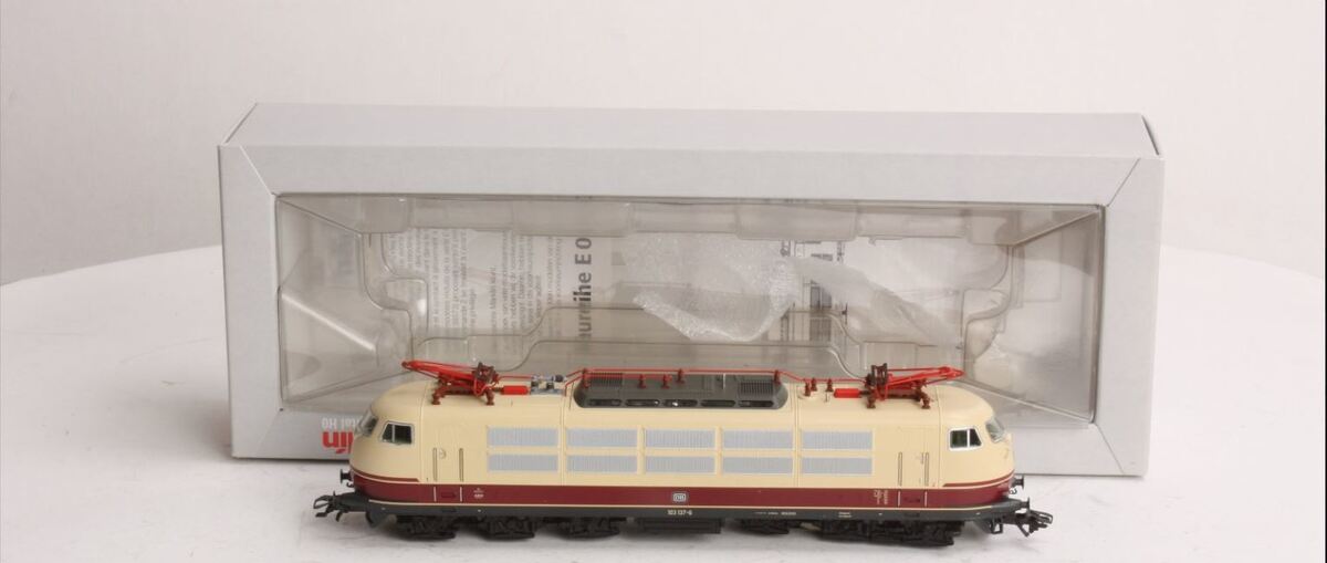 Marklin 39579 HO Deutsche Bahn Electric Locomotive BR 103 137-6 -Digital LN/Box