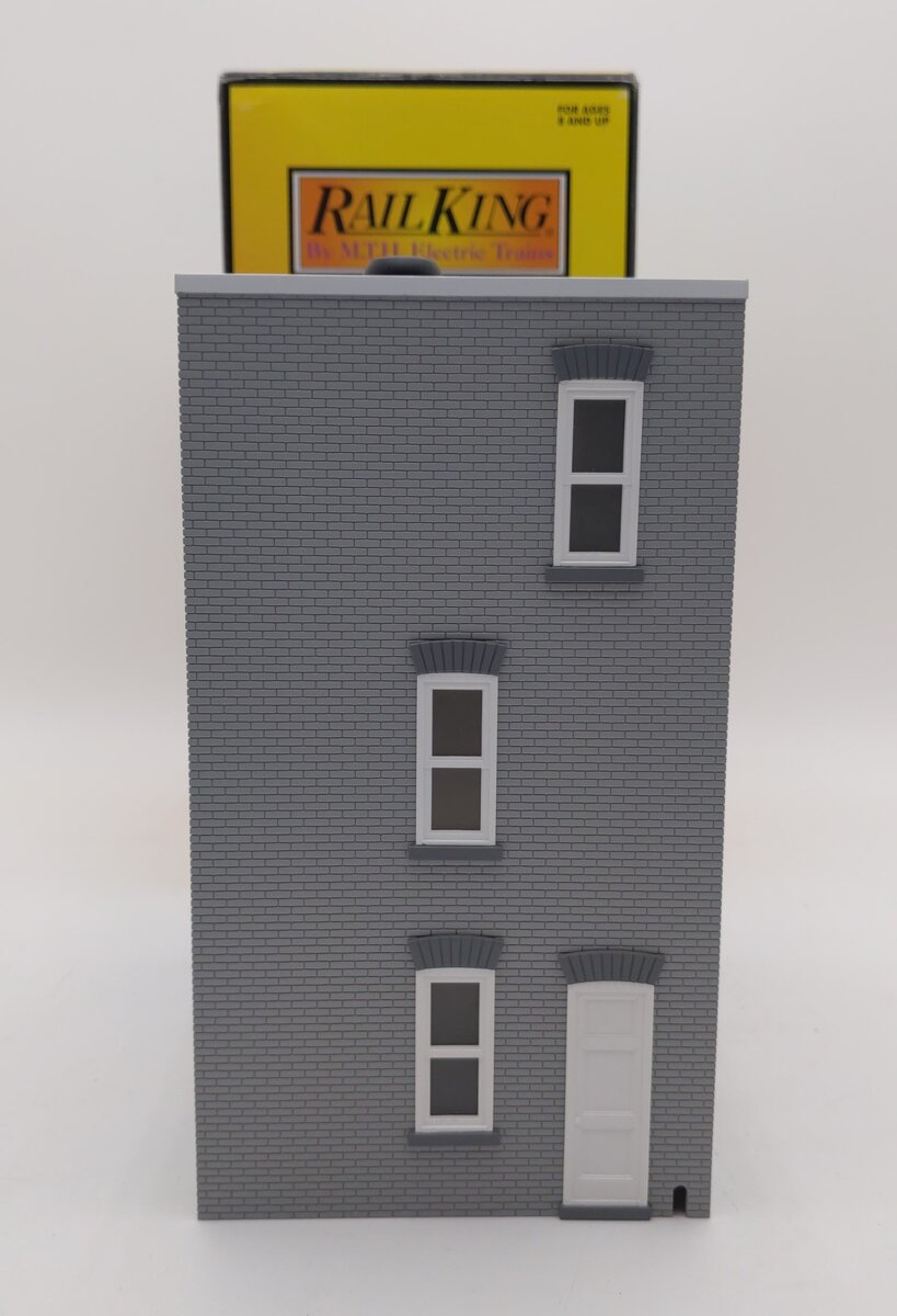 MTH 30-9078 O 3-Story Town House - Gray w/ White Trim