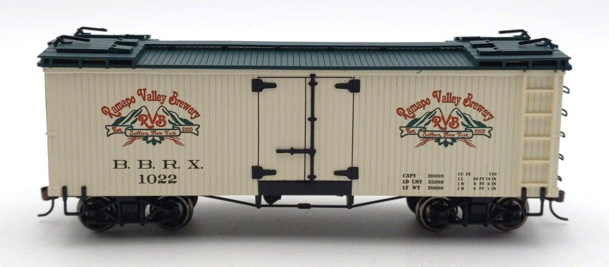 Bachmann 27470 On30 Rampo Valley Brewery Billboard Reefer #1022