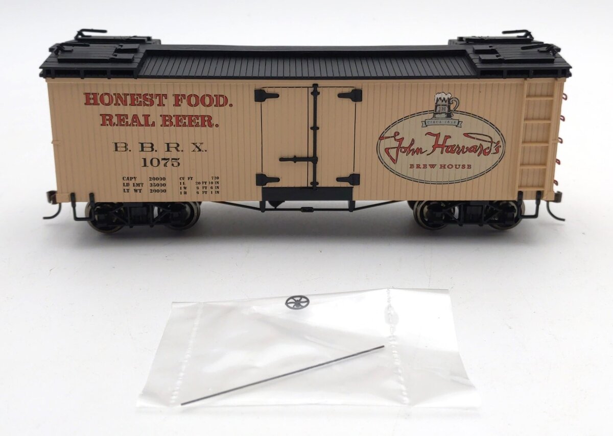 Bachmann 27467 On30 John Harvard's Brewhouse Billboard Reefer #1075