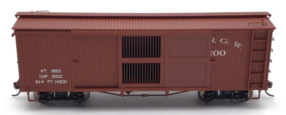 Bachmann Spectrum 27618 On30 D&RGW Ventilated Box Car #2200
