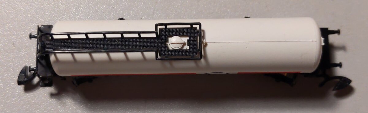 Marklin 8626 Z Scale Esso Oil Tanker Car LN/Box