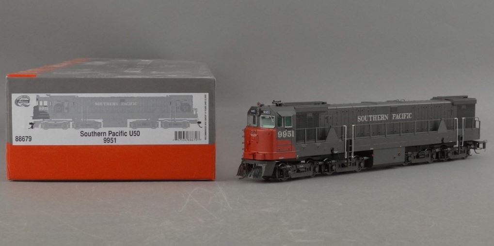 Athearn 88679 HO Scale Southern Pacific U50 Diesel Locomotive #9951
