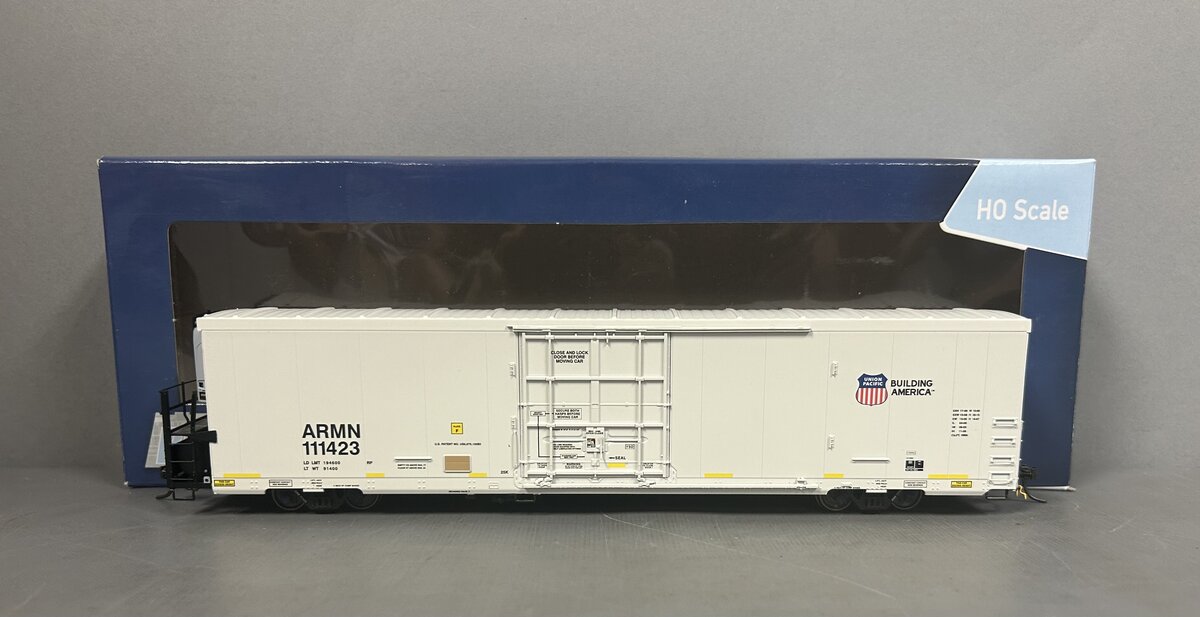 BLMA Models 52046 HO Union Pacific/ARMN Trinity 64' Reefer #111423