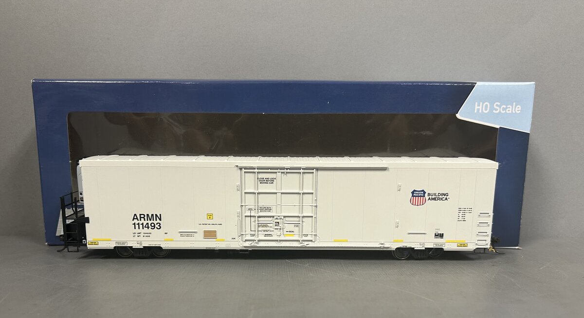 BLMA Models 52048 HO Union Pacific Trinity 64' Reefer #111493