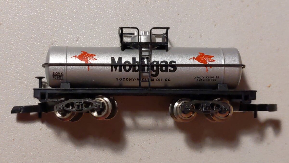 Marklin 8684 Z Scale Mobilgas Company Tank Car LN/Box