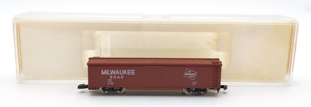 Marklin 8637 Z Scale Milwaukee Road Boxcar #19042 LN/Box