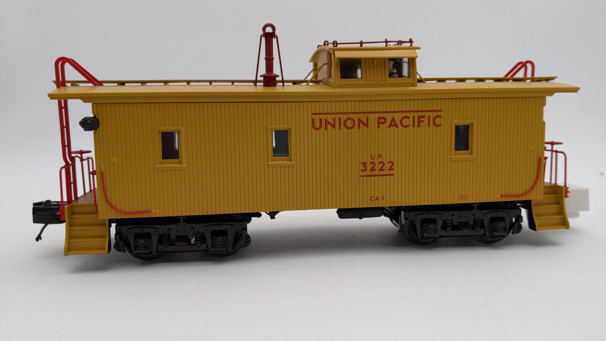 MTH 20-91447 Union Pacific Class CA-1 Wood Cupola Caboose NIB