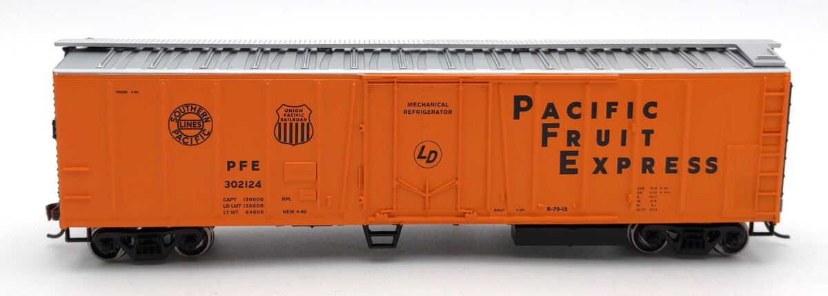 Roundhouse 87865 HO Pacific Fruit Express 50' Ex Post Mechanical Reefer #302124