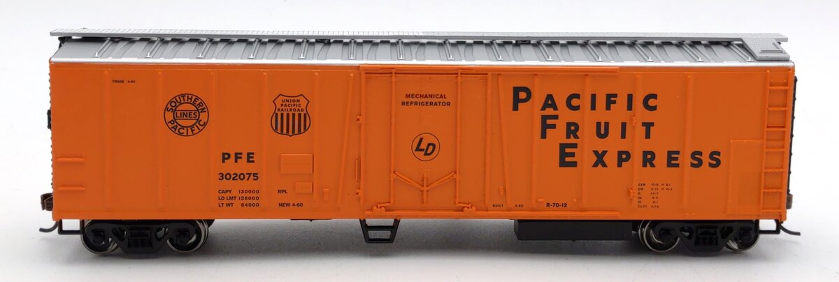 Roundhouse 87864 HO Pacific Fruit Express 50' Ex Post Mechanical Reefer #302075
