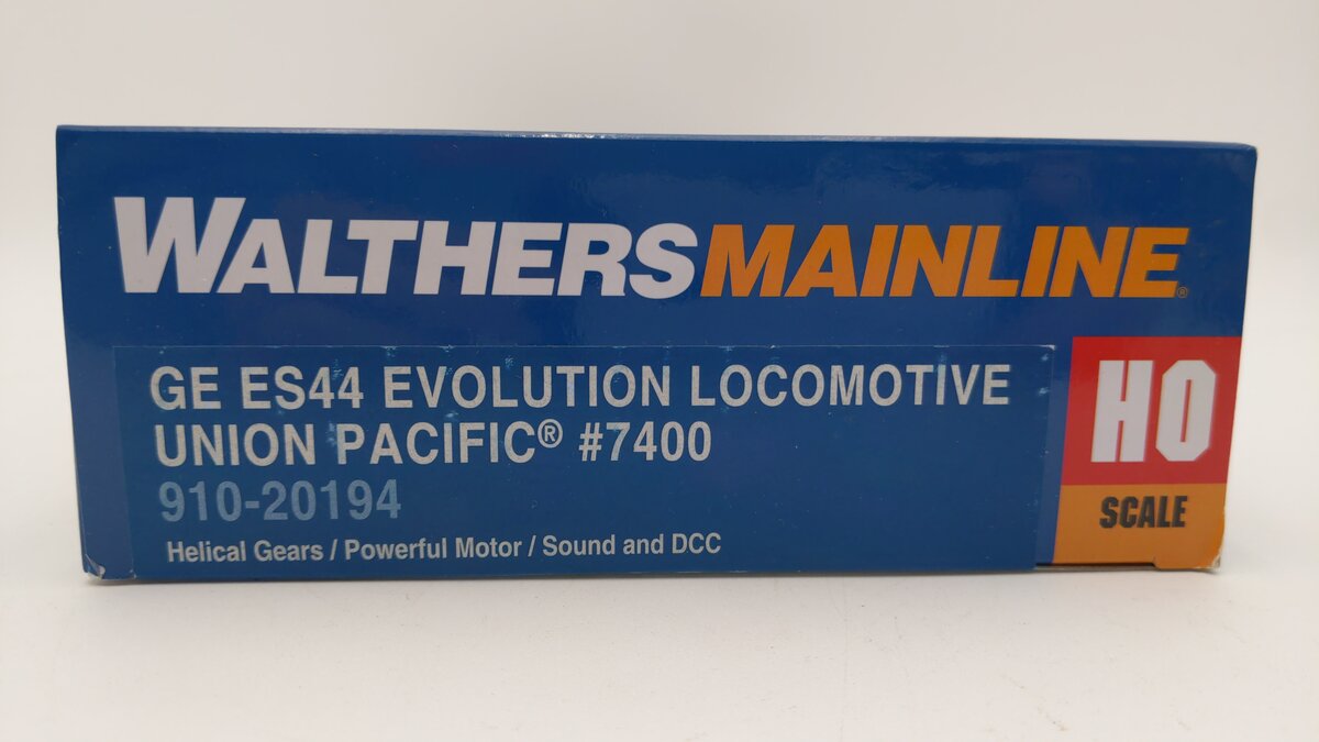 Walthers 910-20194 HO Union Pacific GE ES44 Diesel Loco #7400
