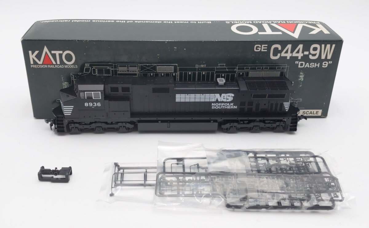 Kato 37-1801 HO Norfolk Southern GE C44-9W Dash 9 Diesel #8936 LN/Box