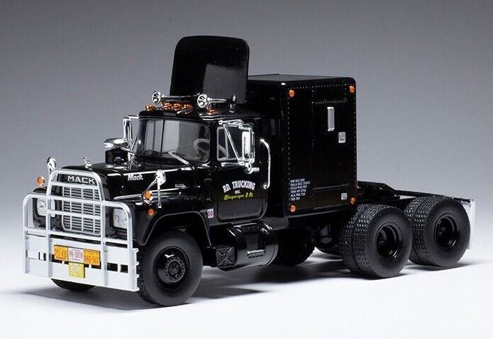 IXO Models TR100 1:43 Scale 1966 Mack R-Series Semi-Tractor Die-Cast