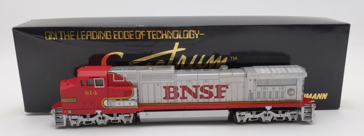 Bachmann 86027 HO BNSF GE Dash 8-40CW Diesel Locomotive #814