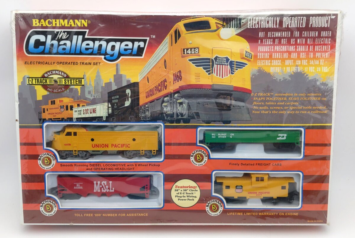 Bachmann 00621 Union Pacific Challenger HO Gauge Diesel Train Set