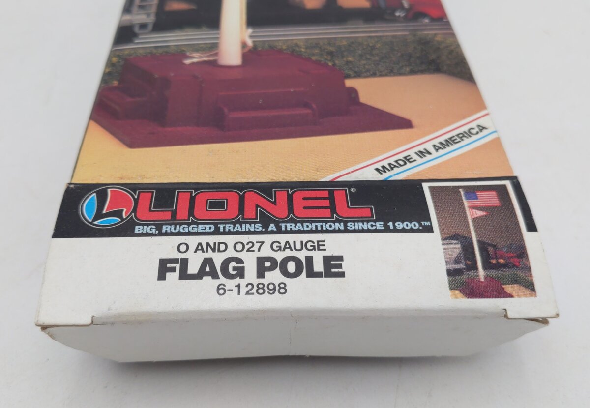 Lionel 6-12898 O/O27 Flag Pole W/ Lionel Pennant Kit