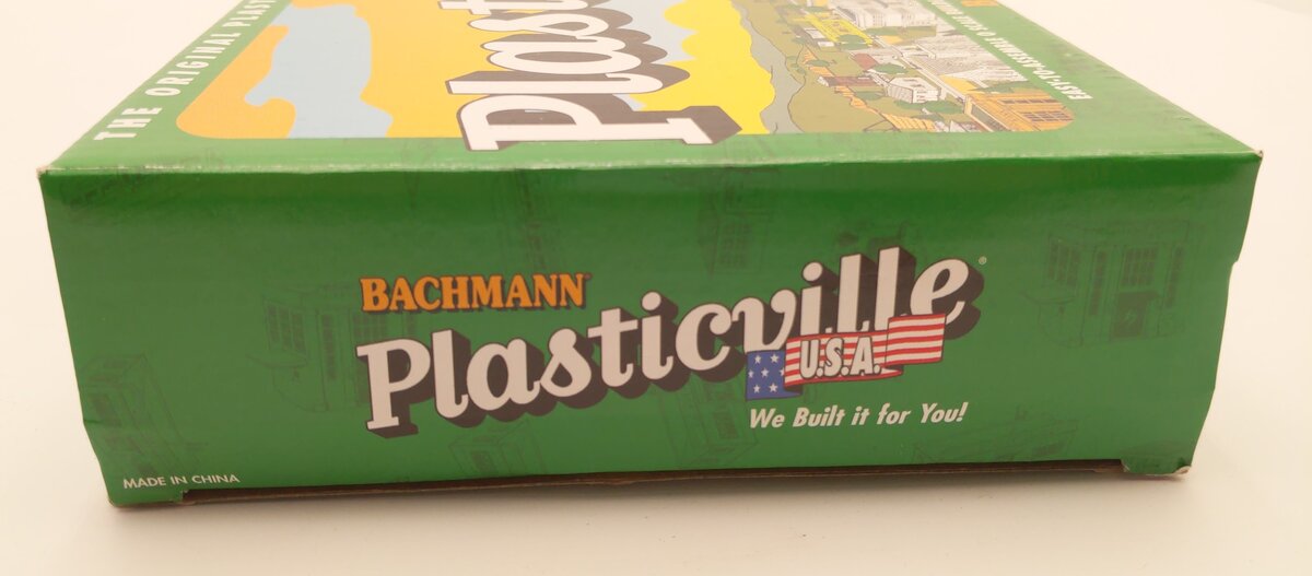 Bachmann 45608 O Plasticville USA Cape Cod House Classic Building Kit (Set of 2)